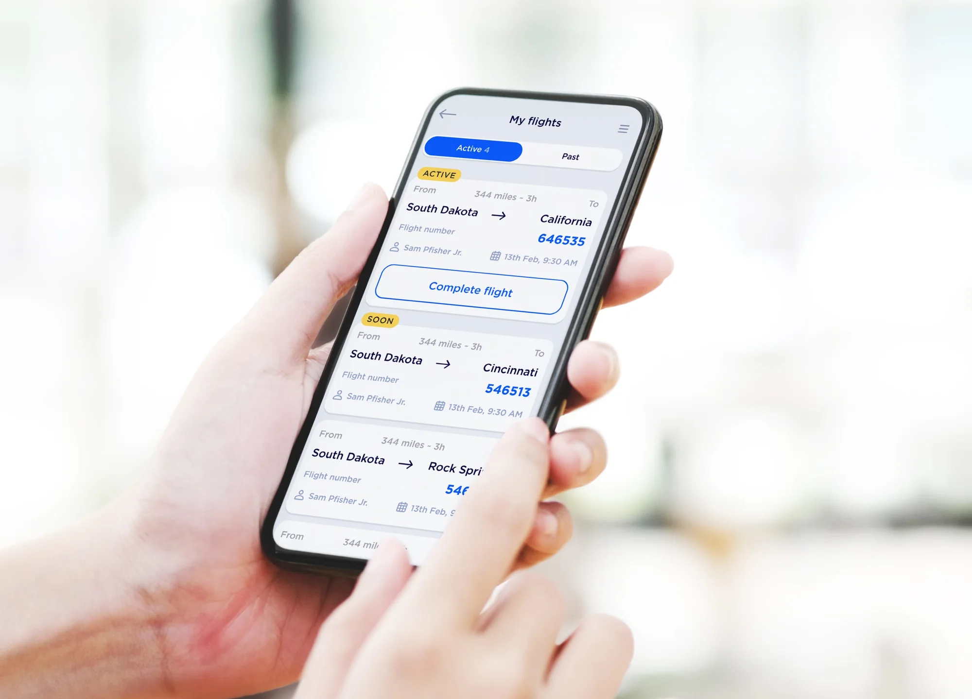 Дашборд приложения Grabglide Business с активными заявками на авиаперелёты, изображение 2